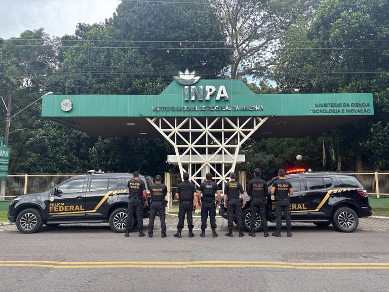 Suspeitos de atear fogo em vegetação do Inpa em Manaus são alvo de operação da PF