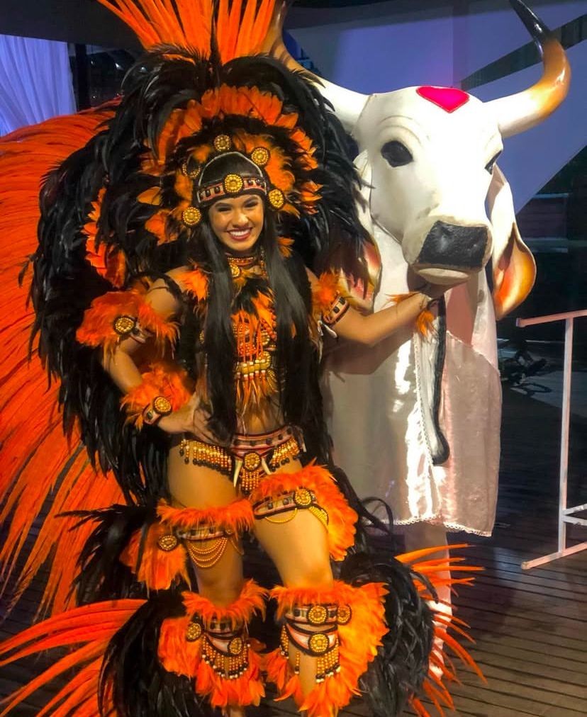 Lívia Christina é anunciada Rainha do Folclore, e Boi Garantido apresenta nova porta-estandarte; veja itens