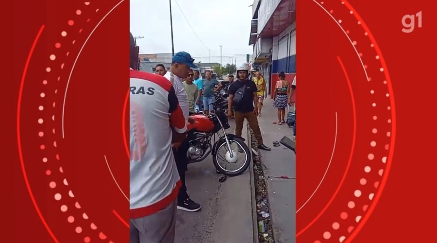 Motociclista morre após ser fechado por carro na ‘Rua do Fuxico’, em Manaus