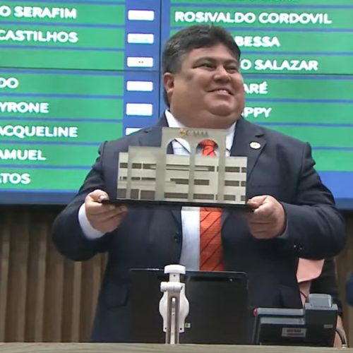 Presidente da Câmara de Manaus falta à primeira sessão após recesso de Carnaval