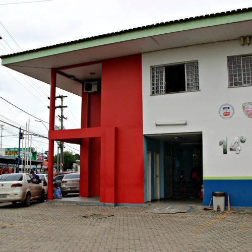 Motorista por aplicativo é rendido por criminosos e obrigado a dirigir durante assaltos em Manaus